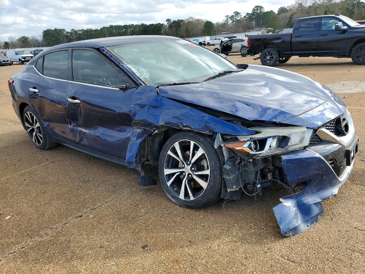 2017 NISSAN Maxima