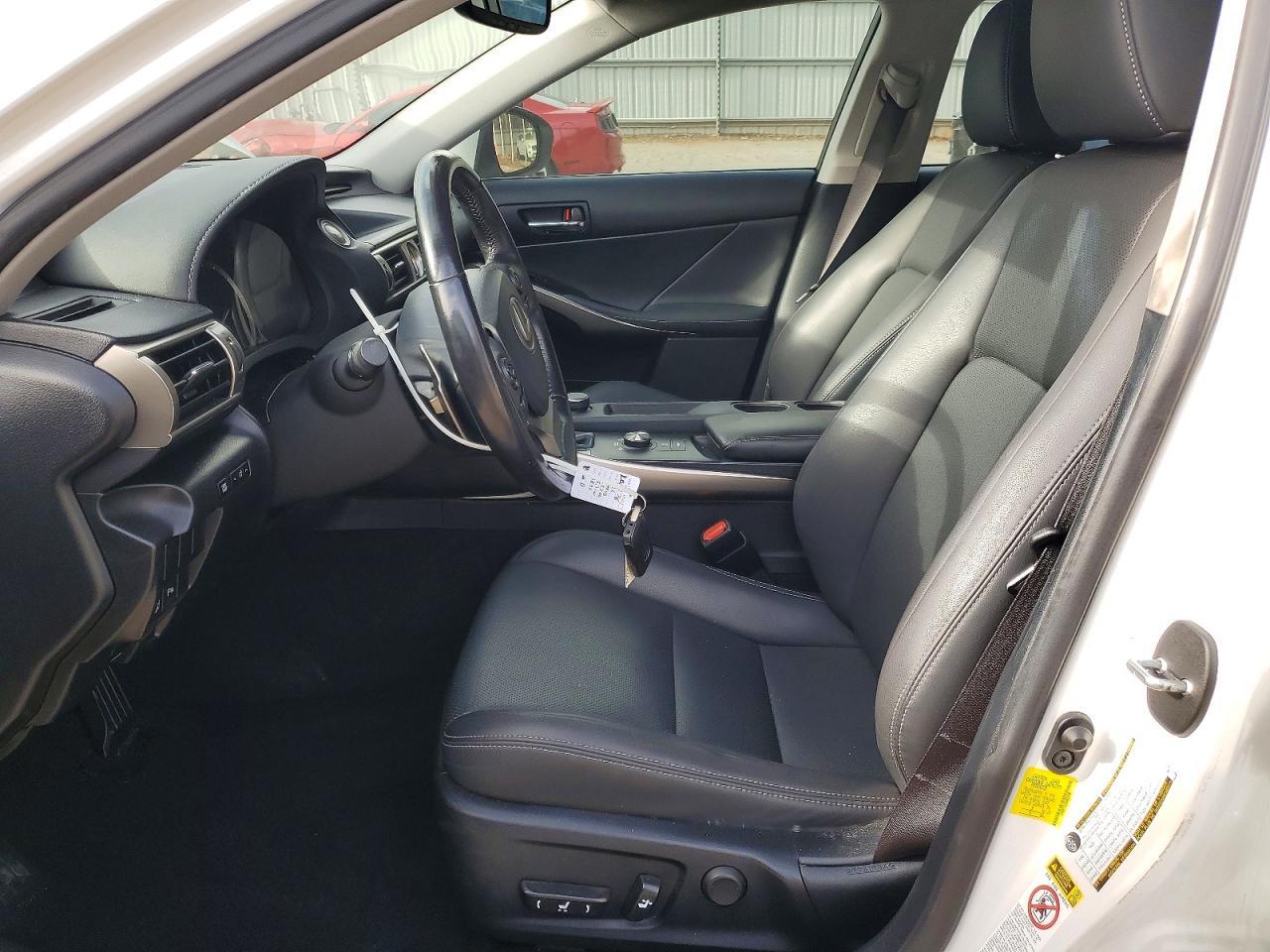 2016 LEXUS IS 200t
