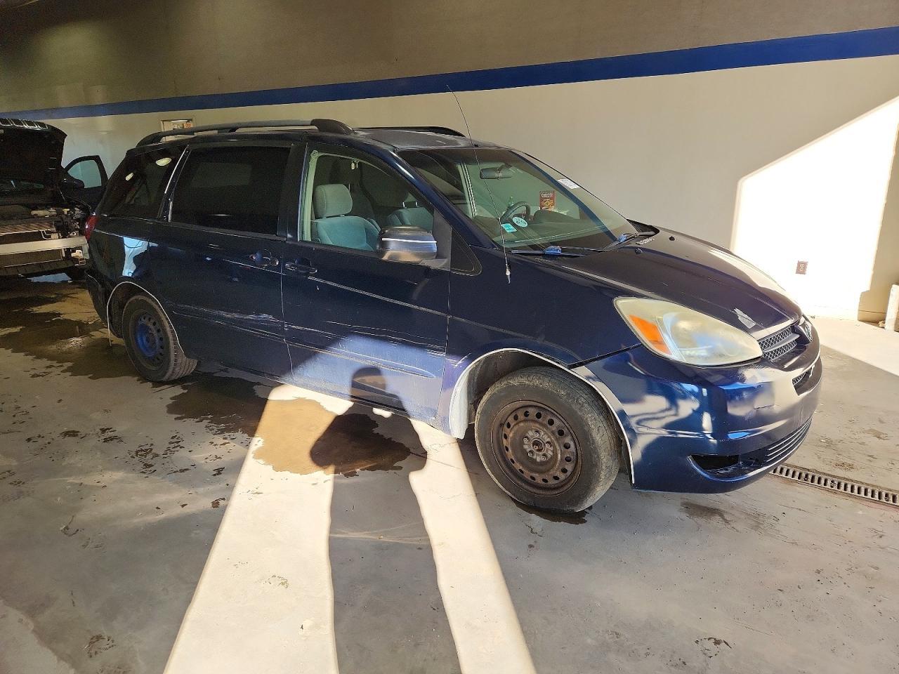 2004 TOYOTA SIENNA