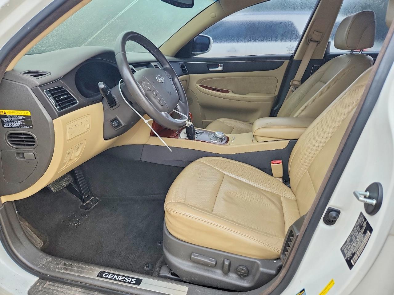 2013 HYUNDAI GENESIS