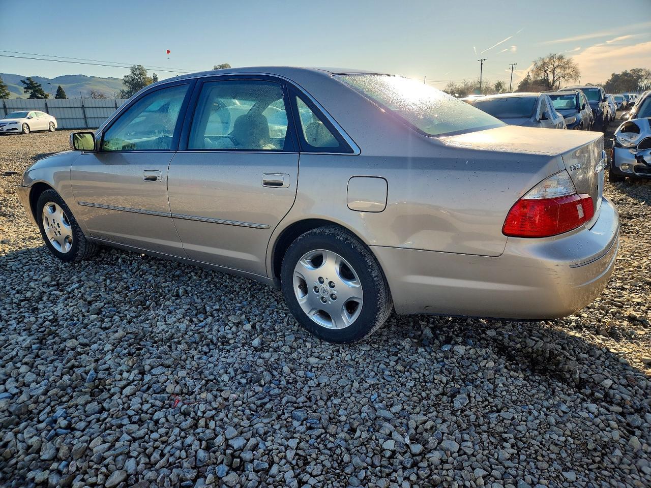 2004 TOYOTA Avalon