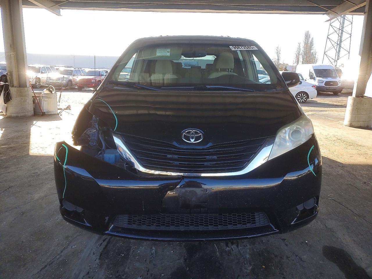 2013 TOYOTA SIENNA