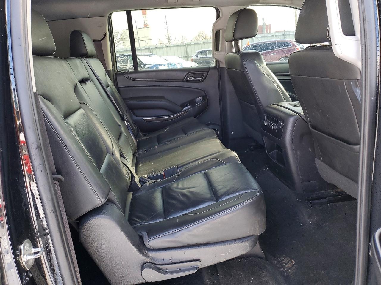 2016 CHEVROLET Suburban