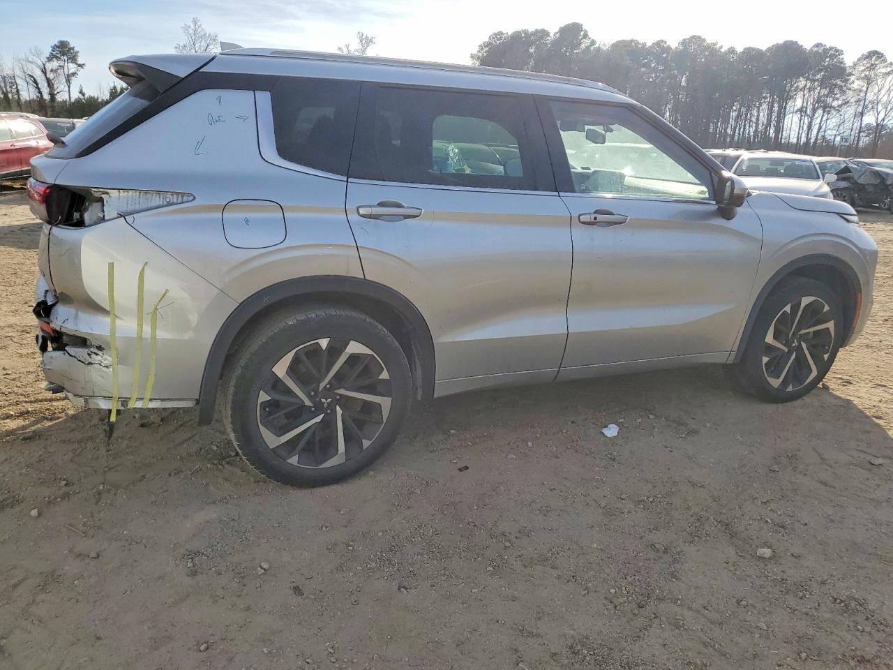 2022 MITSUBISHI outlander