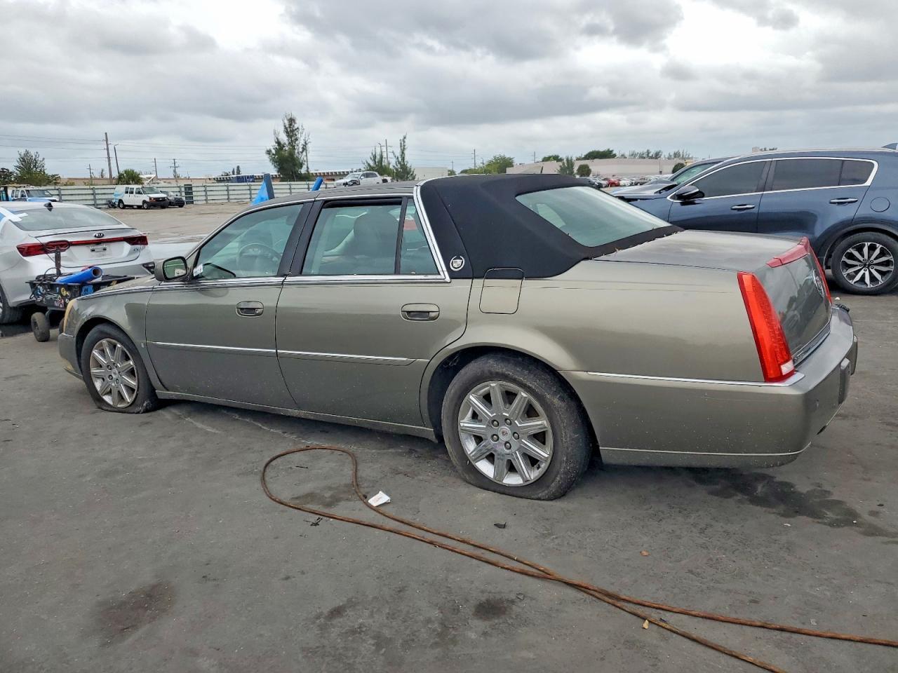 2010 CADILLAC DTS