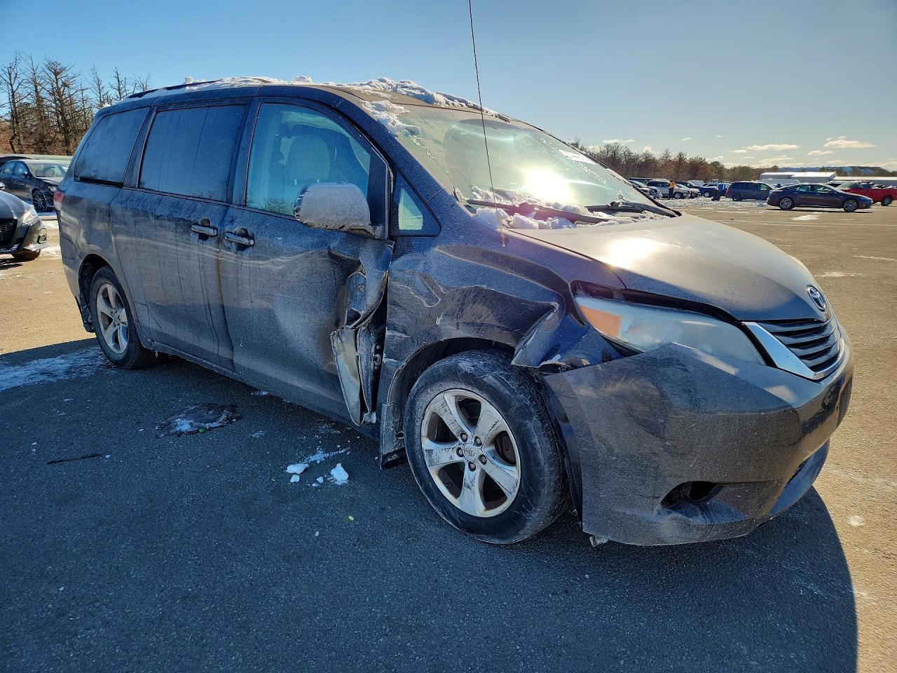 2013 TOYOTA SIENNA