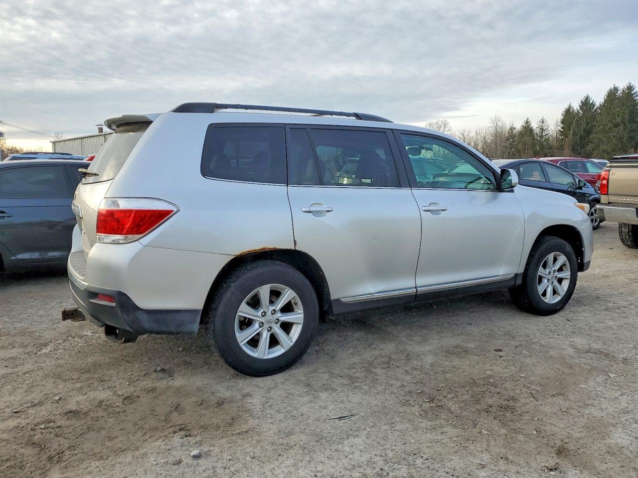2011 TOYOTA HIGHLANDER