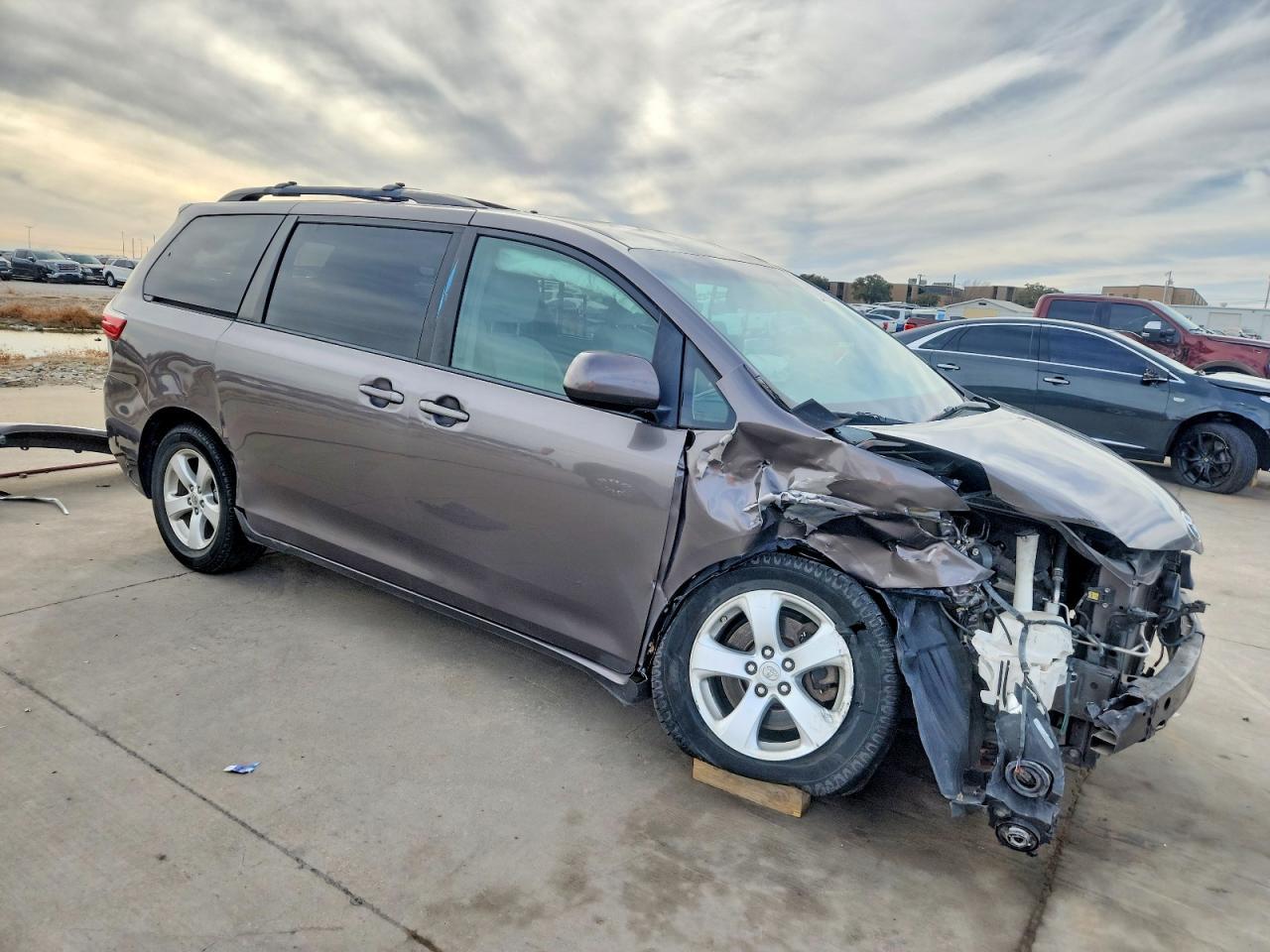 2015 TOYOTA SIENNA