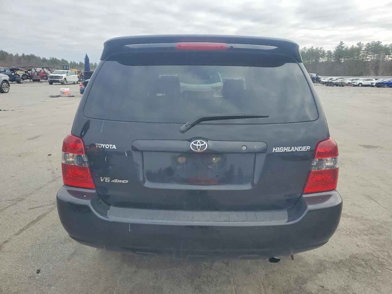 2004 TOYOTA HIGHLANDER
