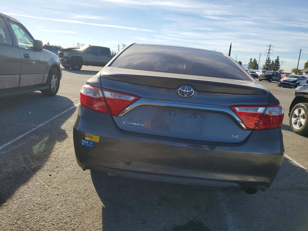 2016 TOYOTA CAMRY