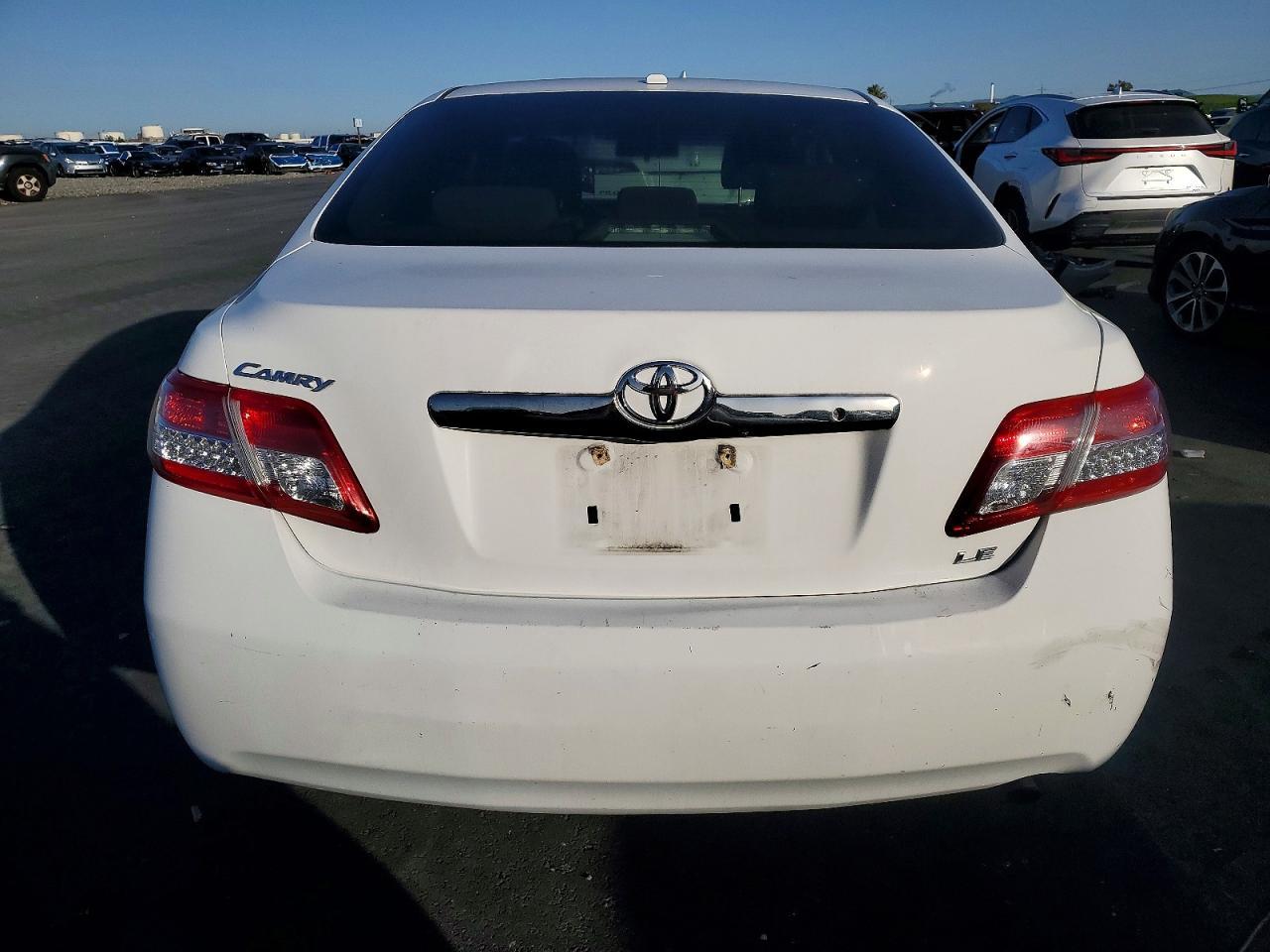 2011 TOYOTA CAMRY