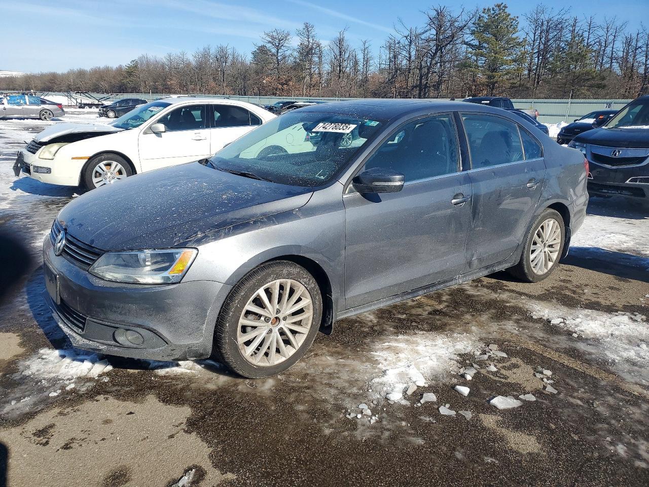 2011 VOLKSWAGEN JETTA