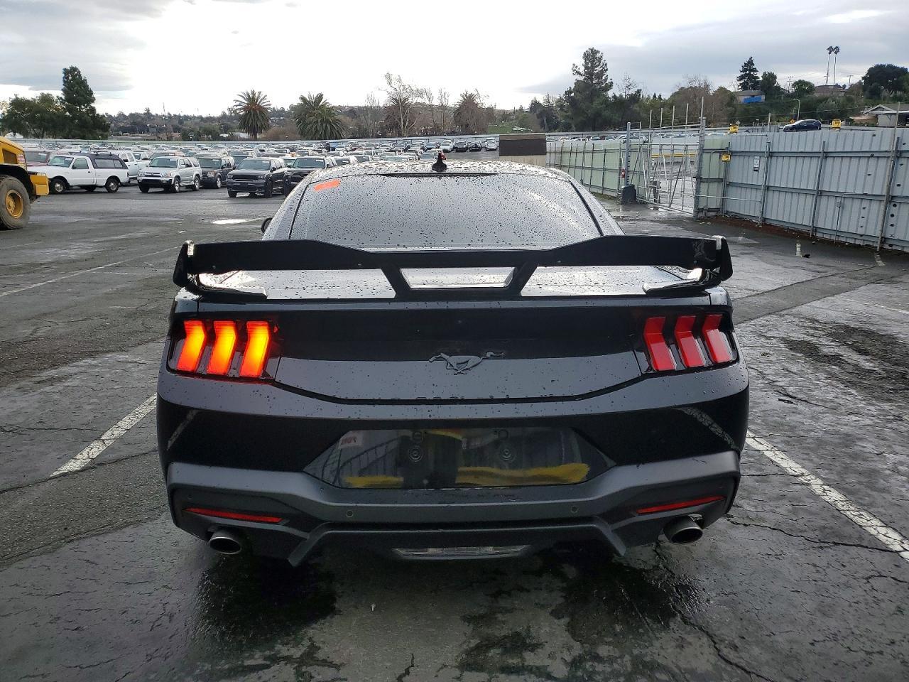 2025 FORD MUSTANG