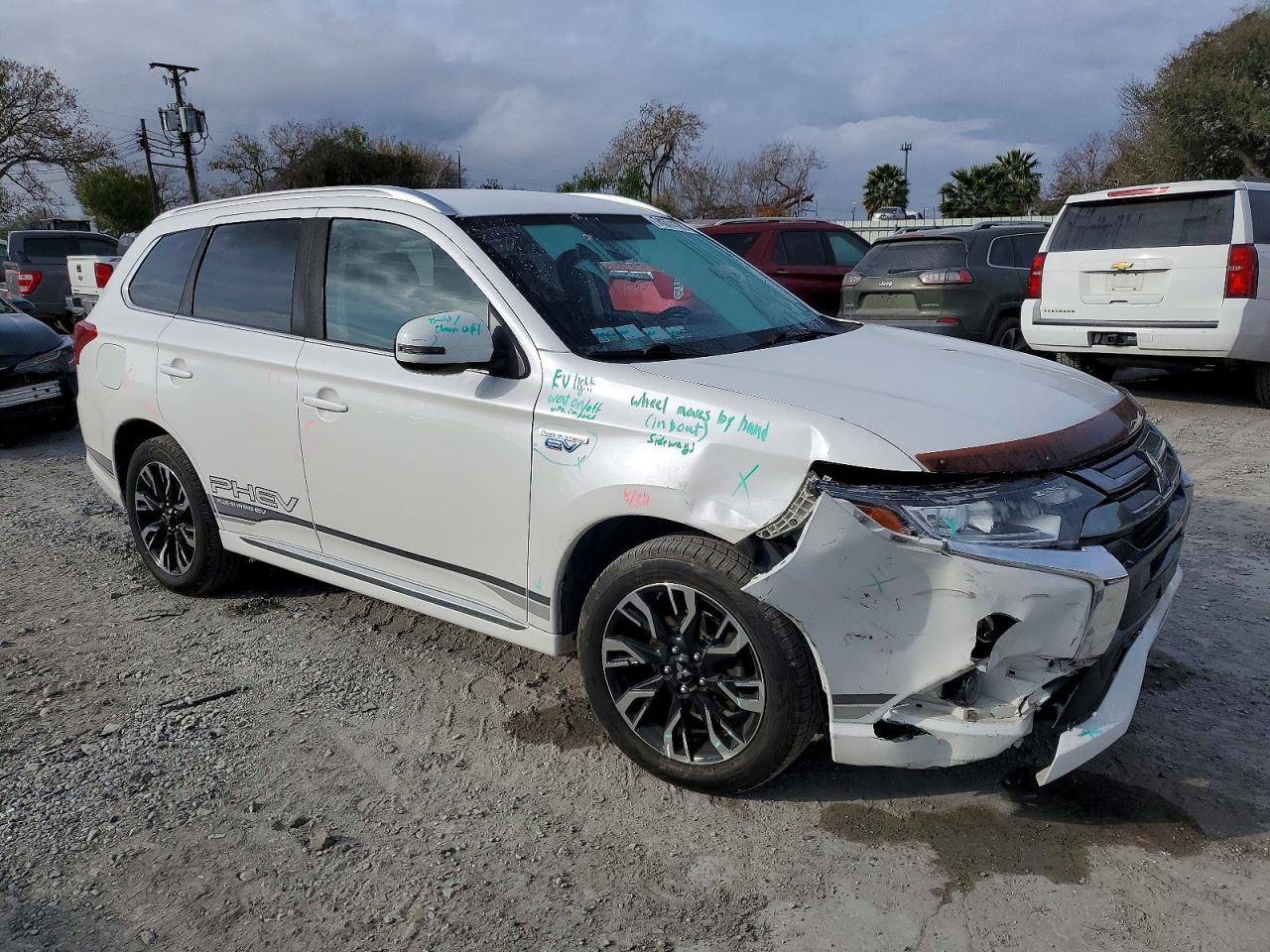2018 MITSUBISHI outlander