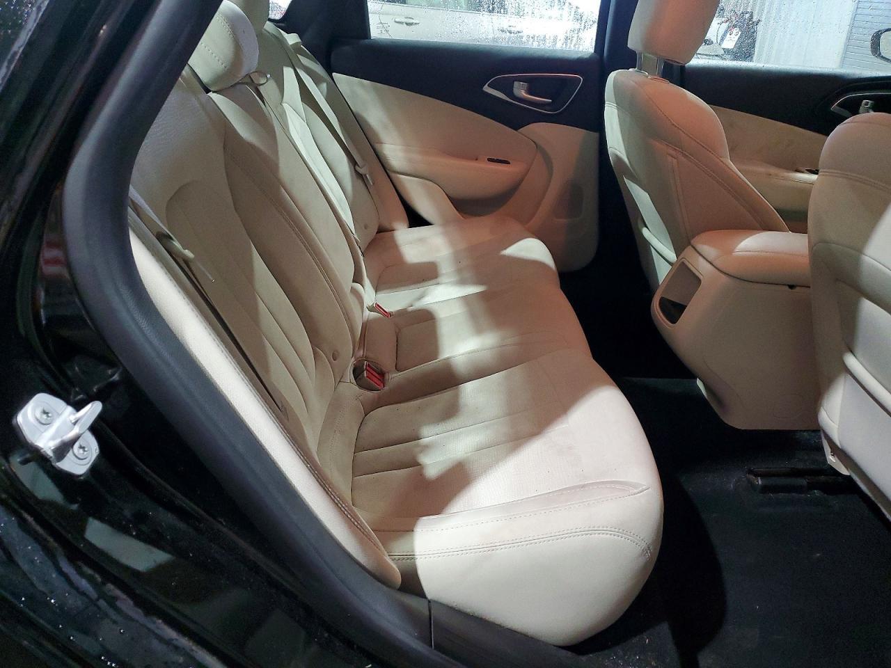 2016 CHRYSLER 200