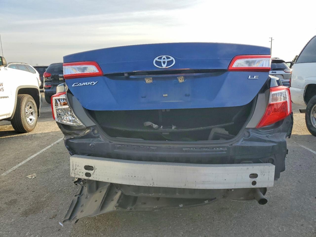 2014 TOYOTA CAMRY