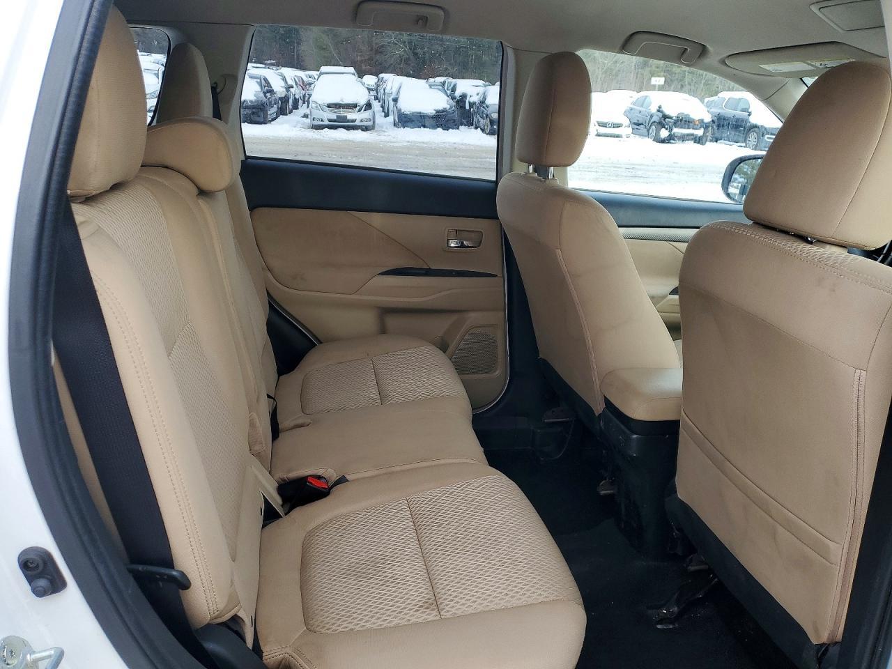 2016 MITSUBISHI outlander