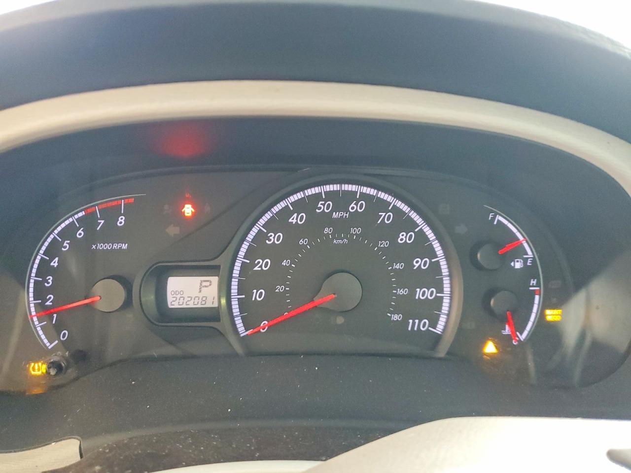 2011 TOYOTA SIENNA