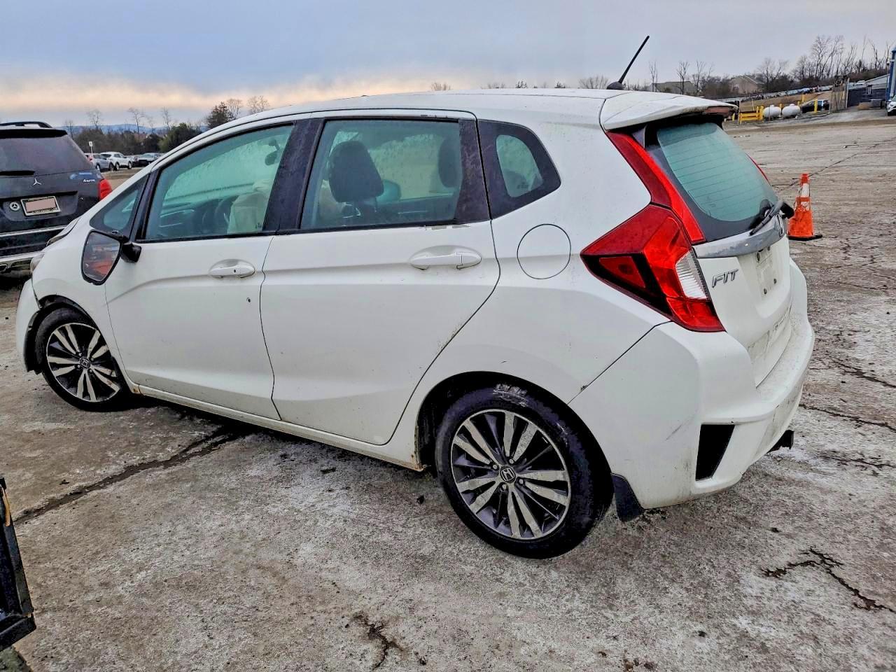 2015 HONDA FIT
