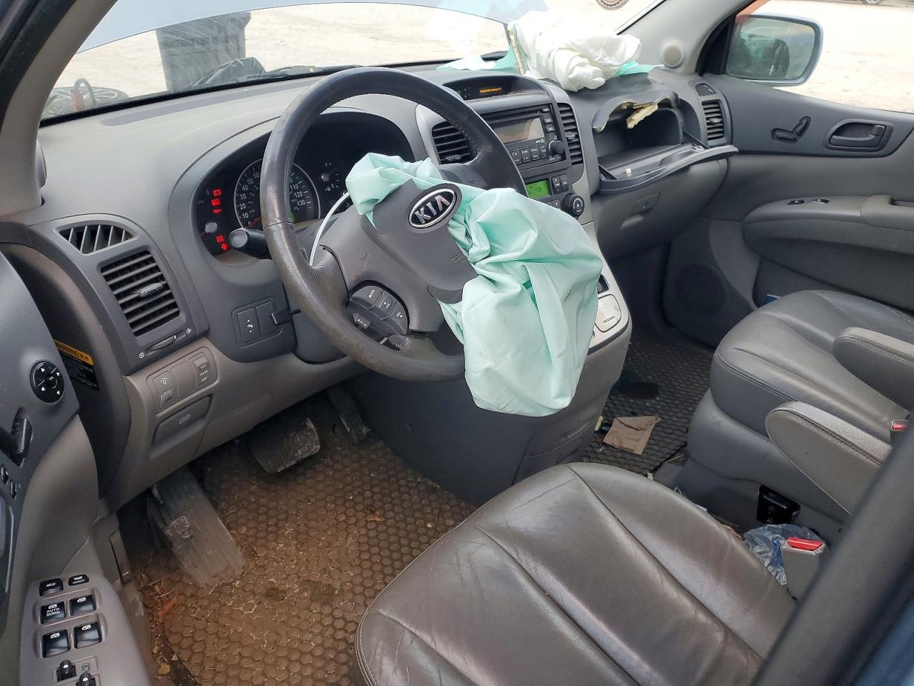 2008 KIA SEDONA