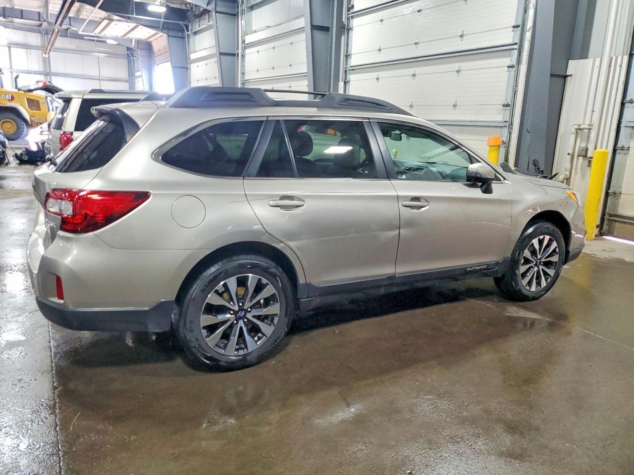 2015 SUBARU Outback