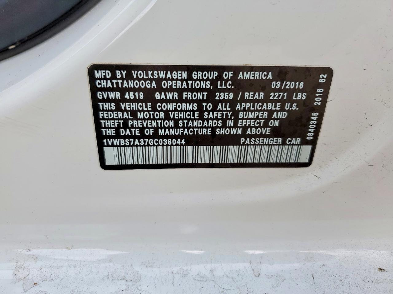 2016 VOLKSWAGEN Passat