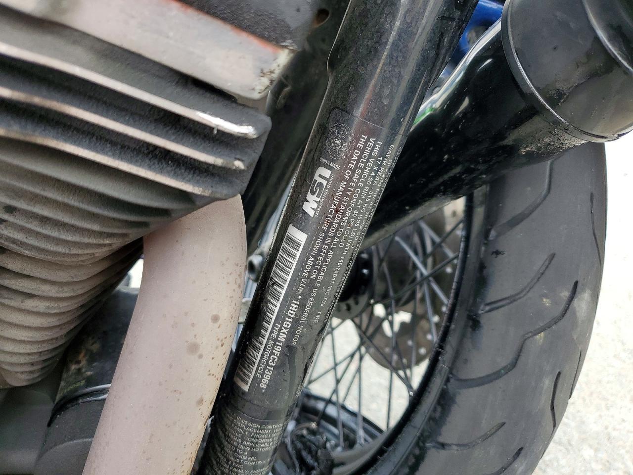 2015 HARLEY-DAVIDSON Fxdb