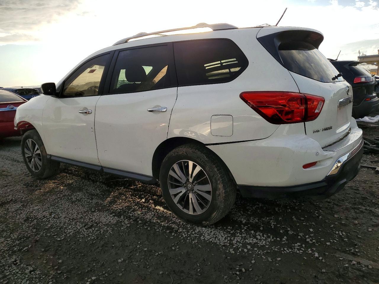 2017 NISSAN PATHFINDER