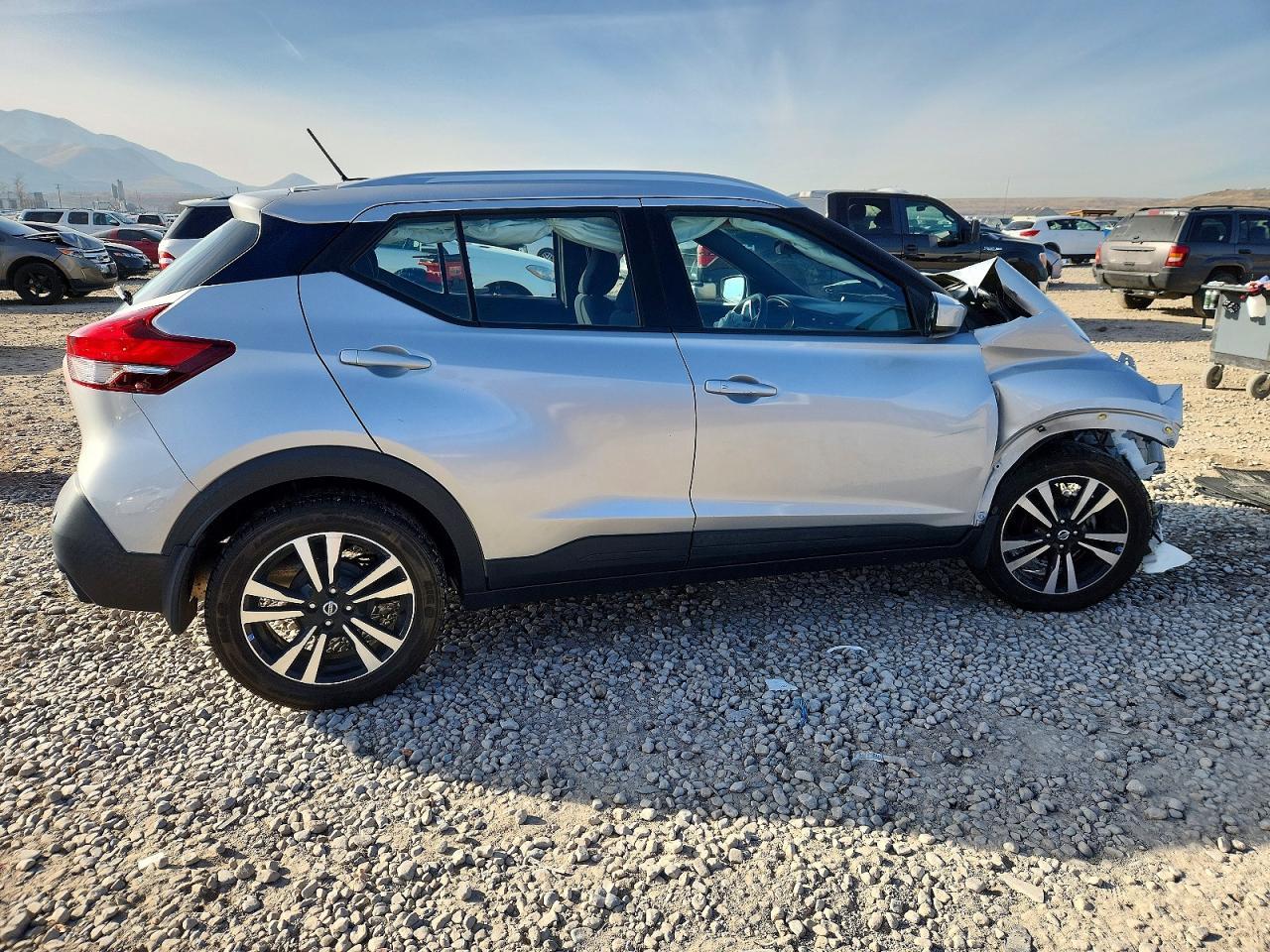 2020 NISSAN KICKS