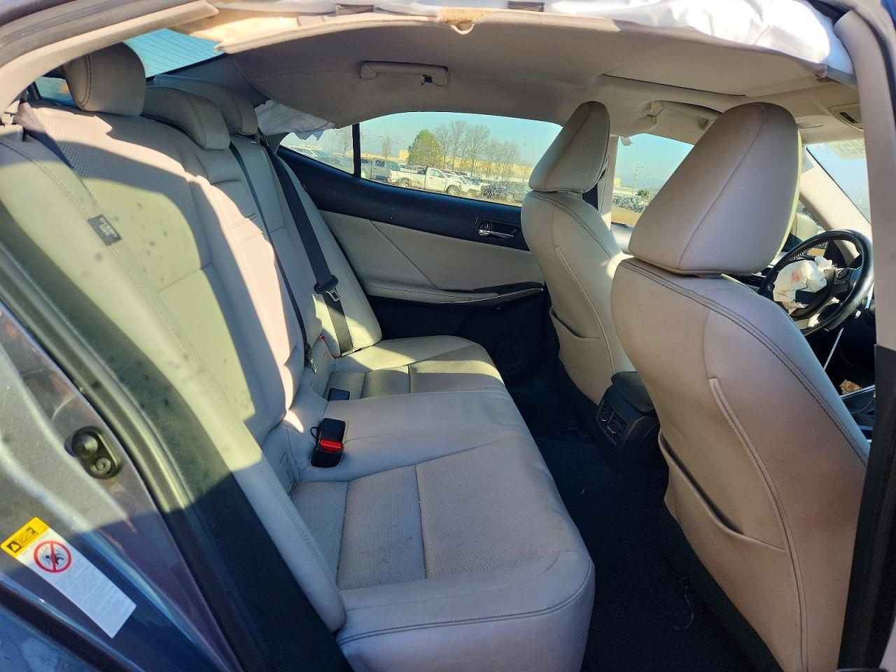 2016 LEXUS IS 200t