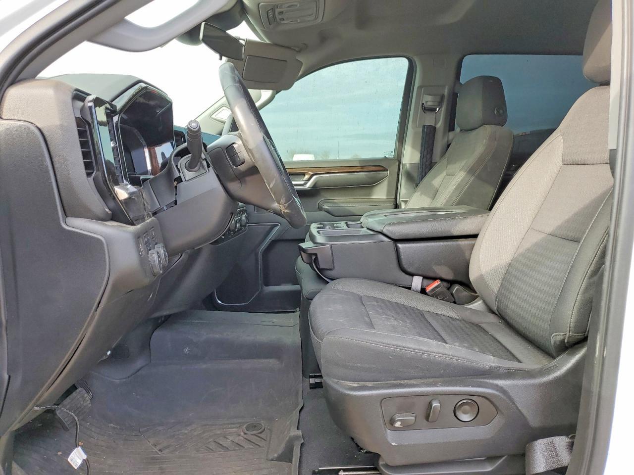 2023 CHEVROLET Silverado