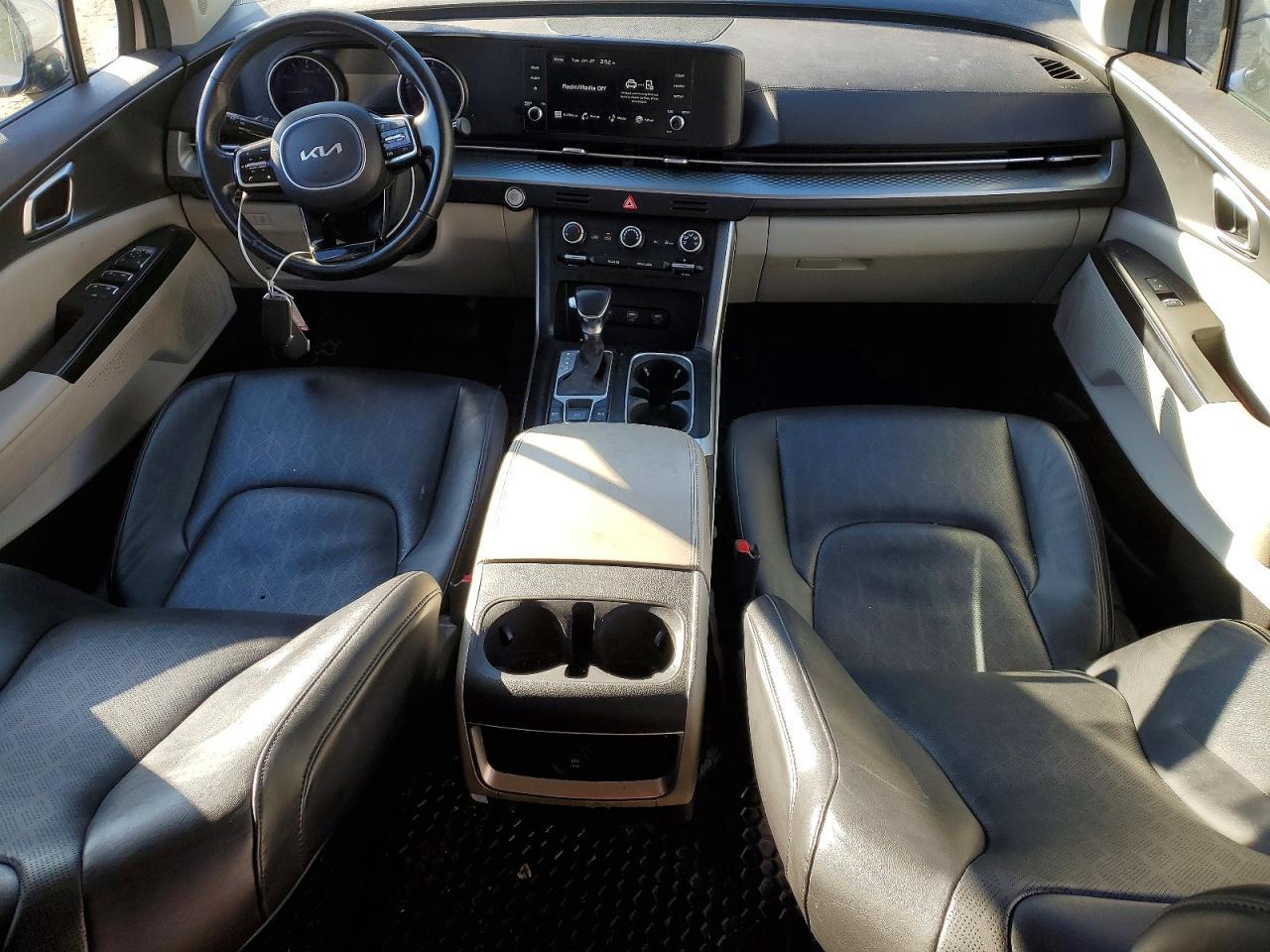 2023 KIA Carnival