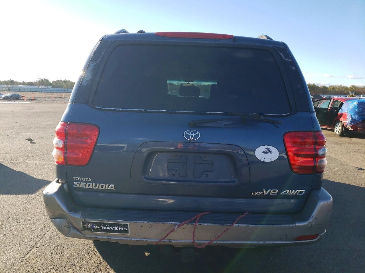 2004 TOYOTA Sequoia