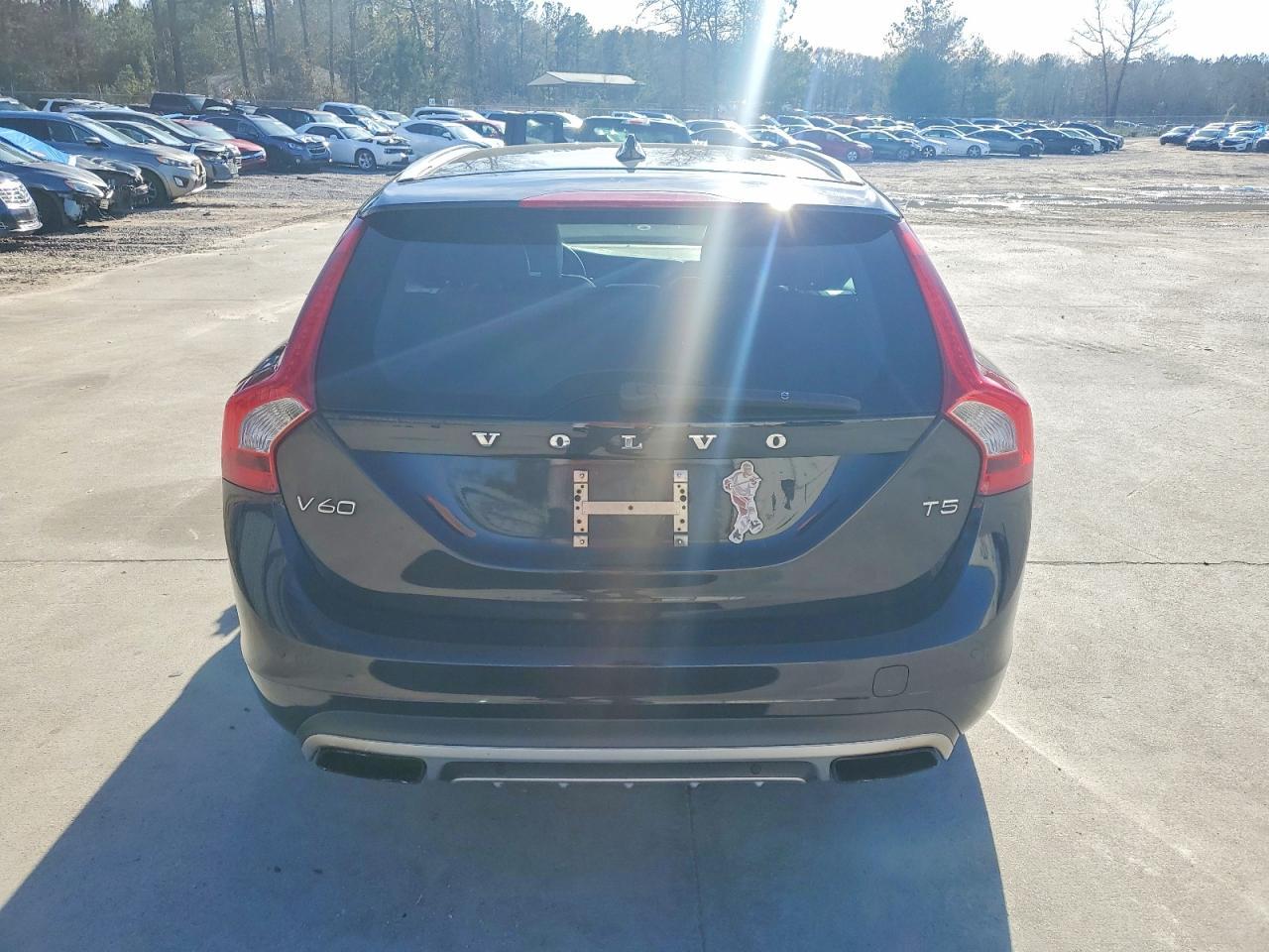 2015 VOLVO V60