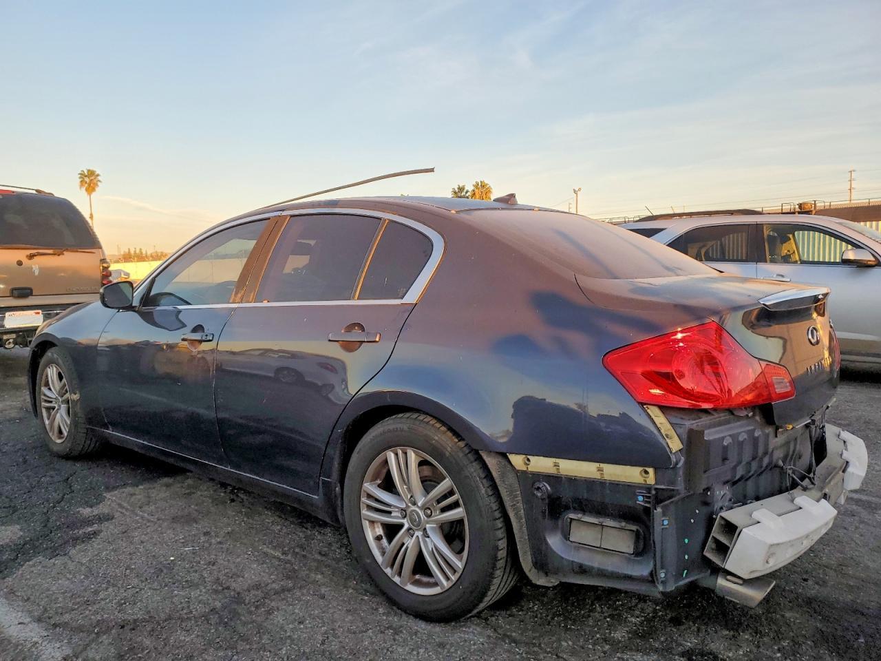 2011 INFINITI G25