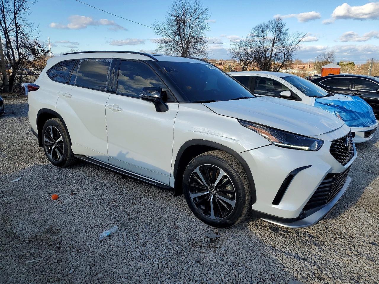 2022 TOYOTA HIGHLANDER
