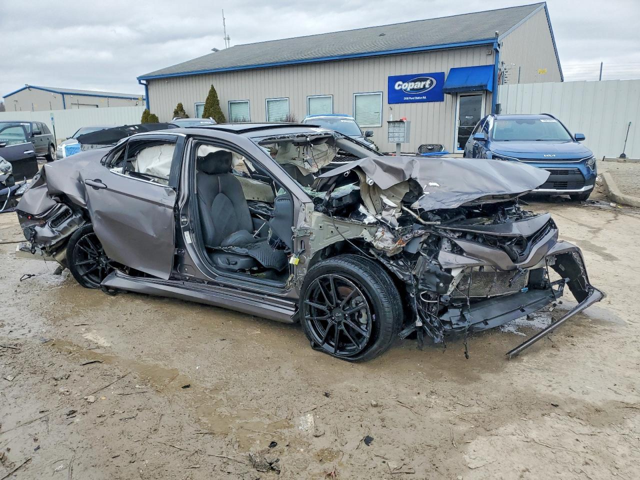 2018 TOYOTA CAMRY