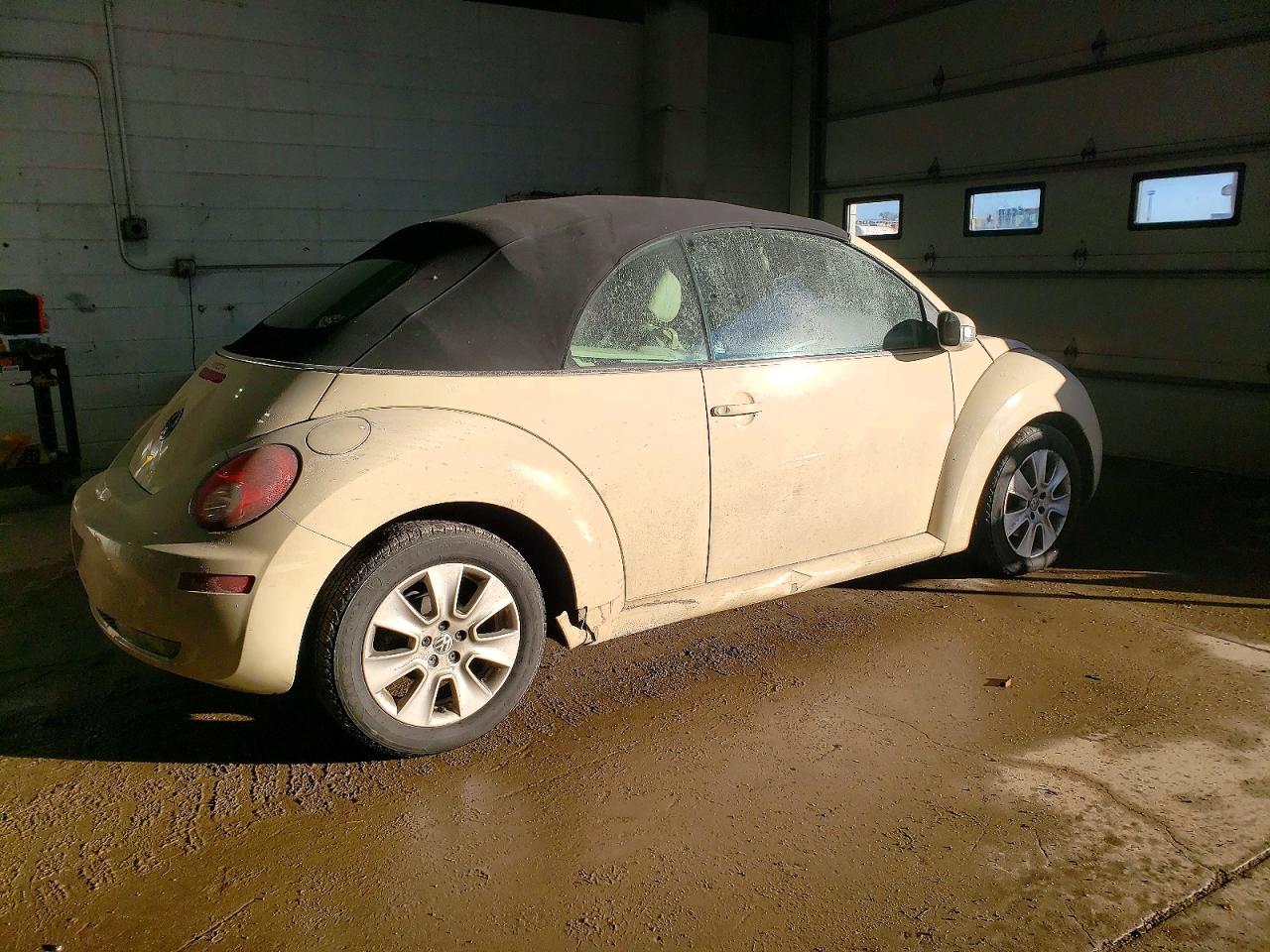 2010 VOLKSWAGEN Beetle