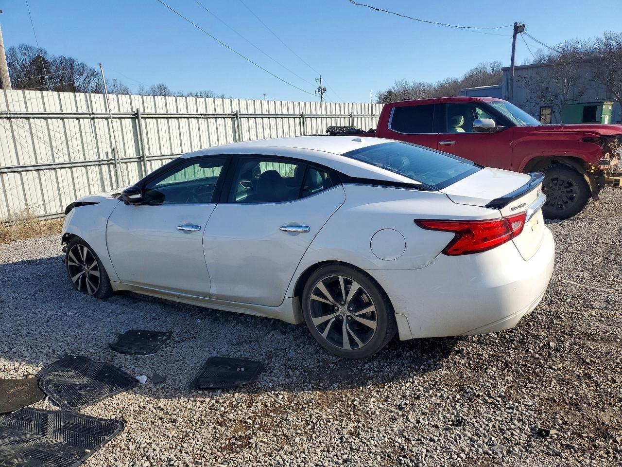 2016 NISSAN Maxima