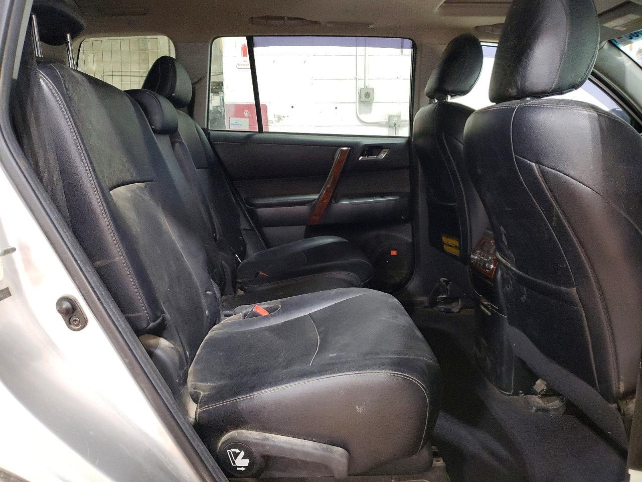 2012 TOYOTA HIGHLANDER
