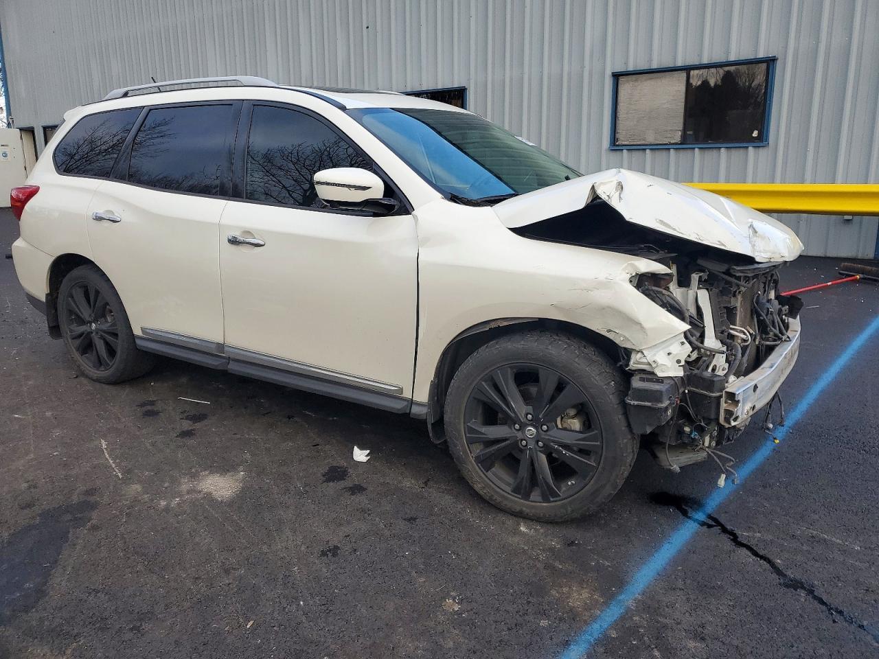 2017 NISSAN PATHFINDER