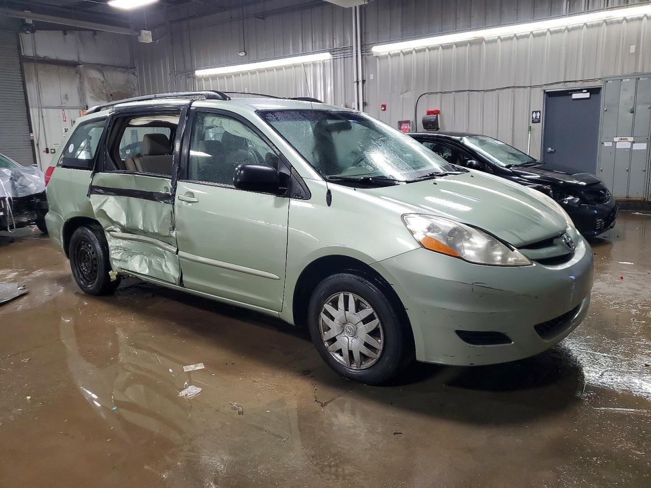 2007 TOYOTA SIENNA