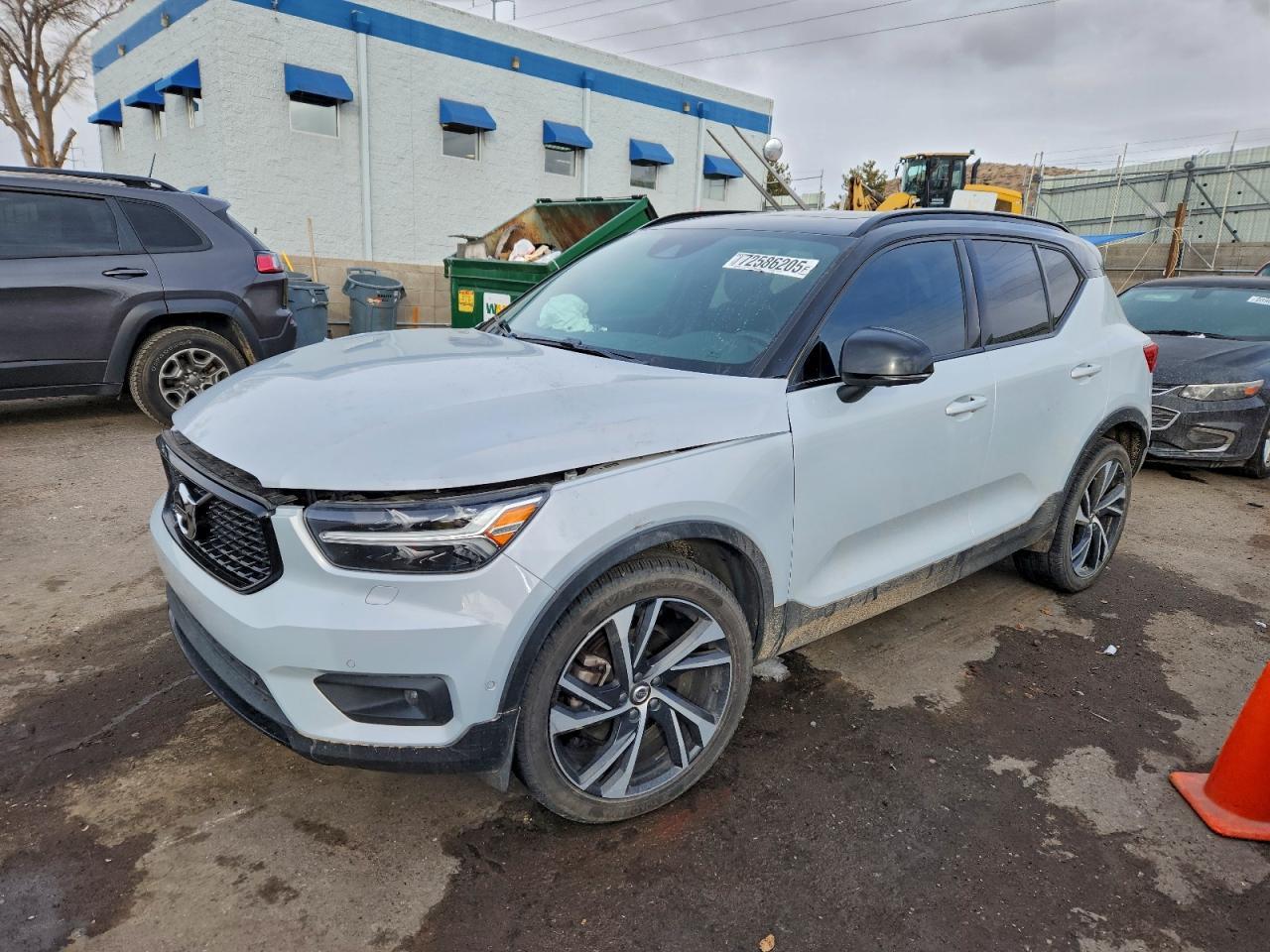 2021 VOLVO XC40
