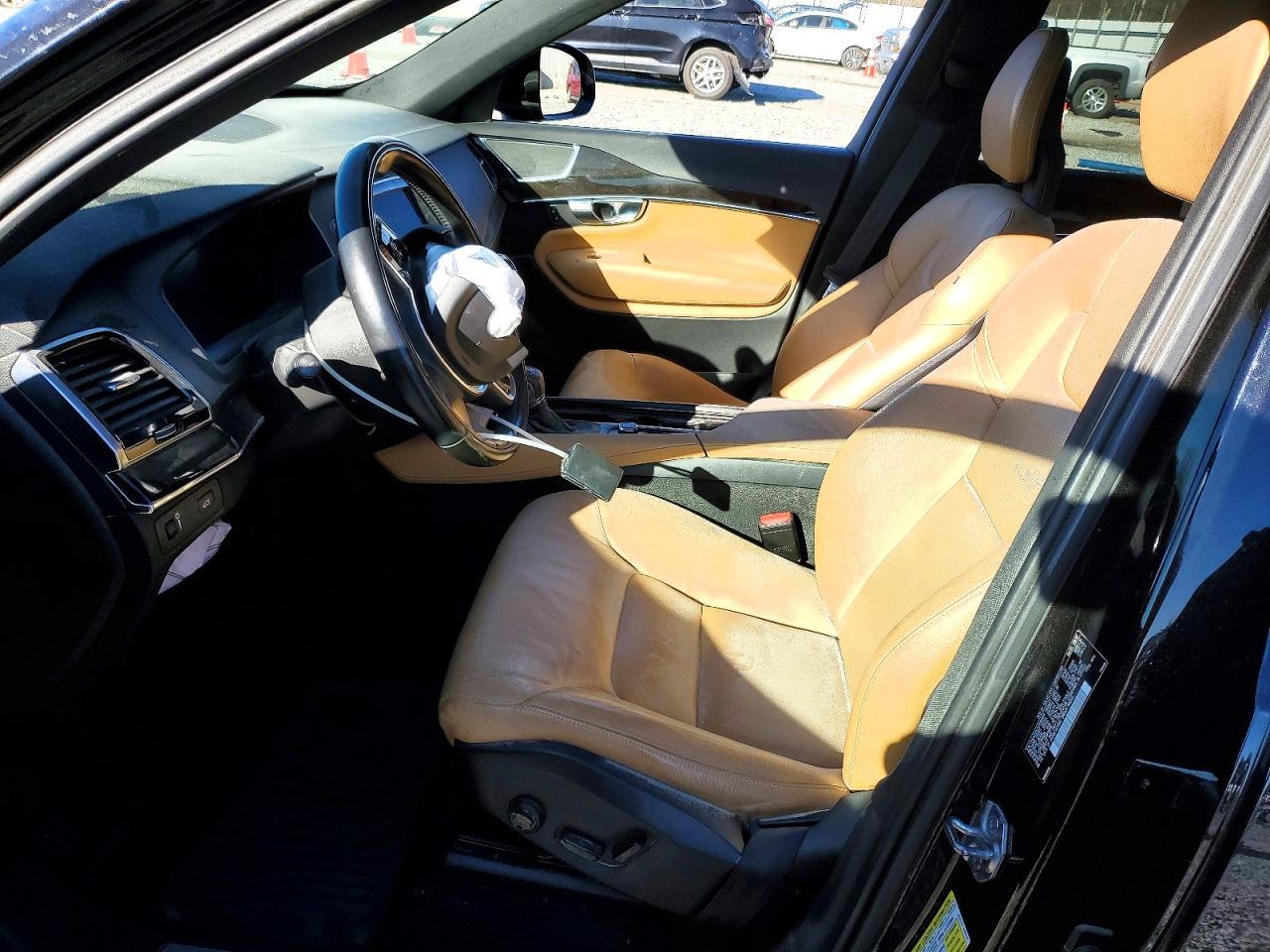 2018 VOLVO XC90