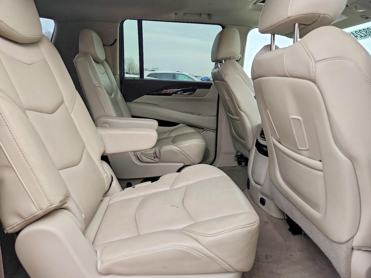 2016 CADILLAC Escalade ESV