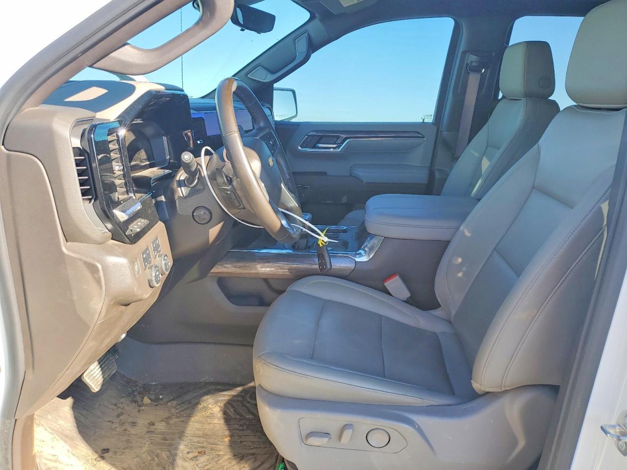 2024 CHEVROLET Silverado