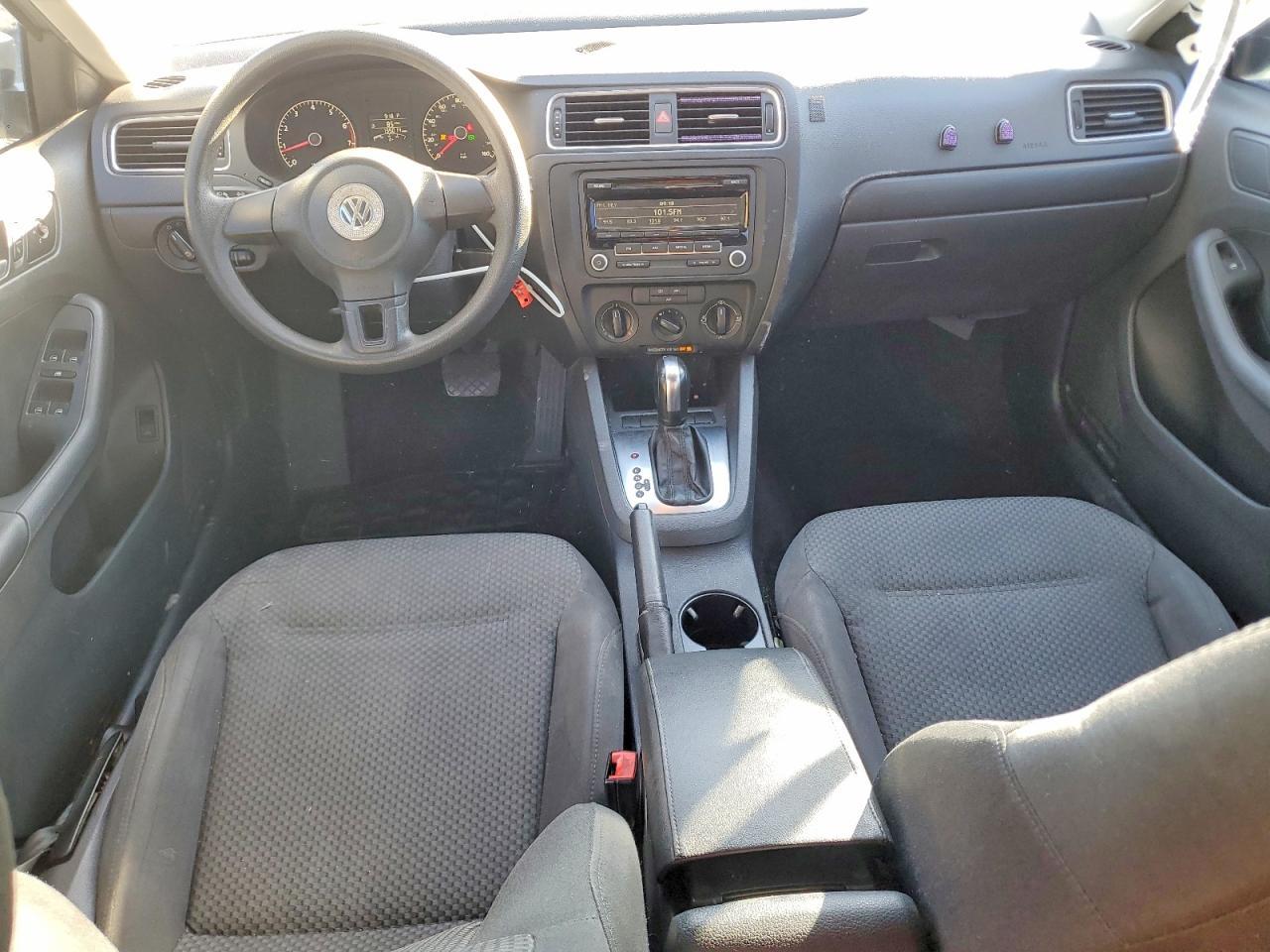 2013 VOLKSWAGEN JETTA