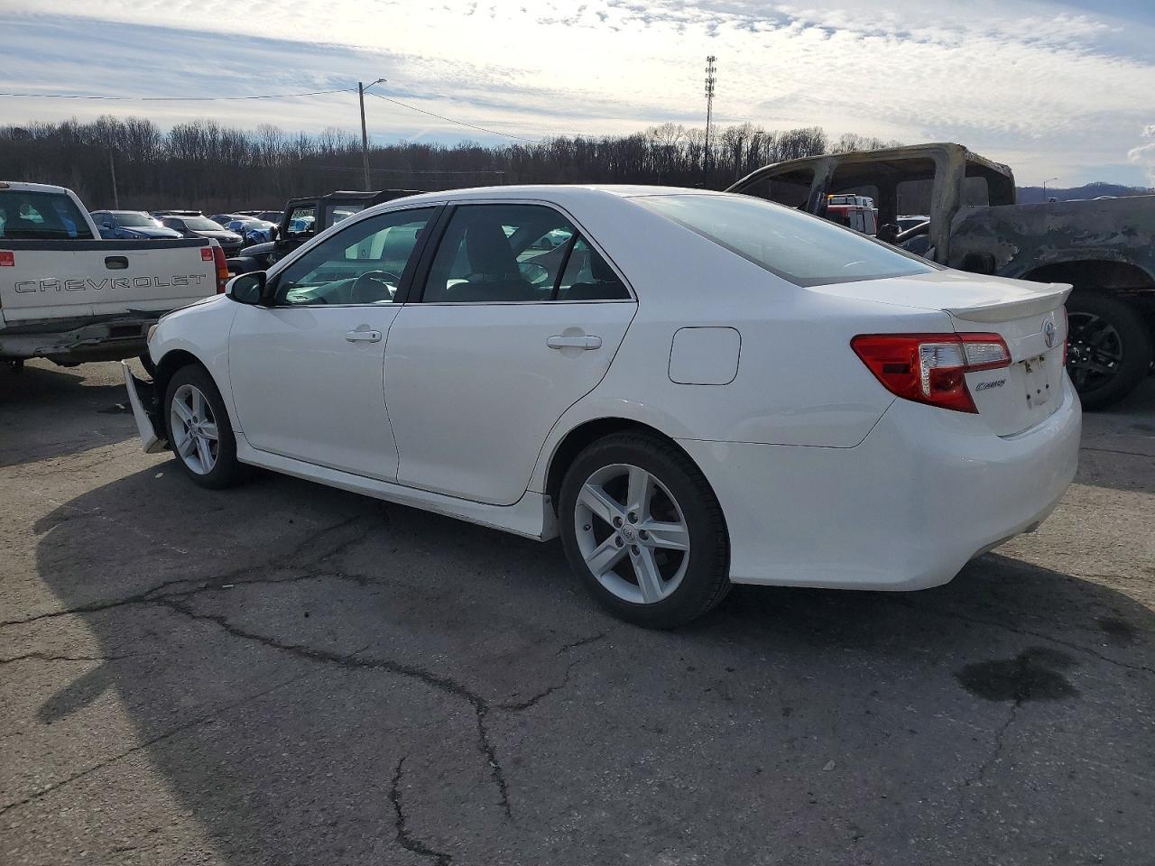 2014 TOYOTA CAMRY