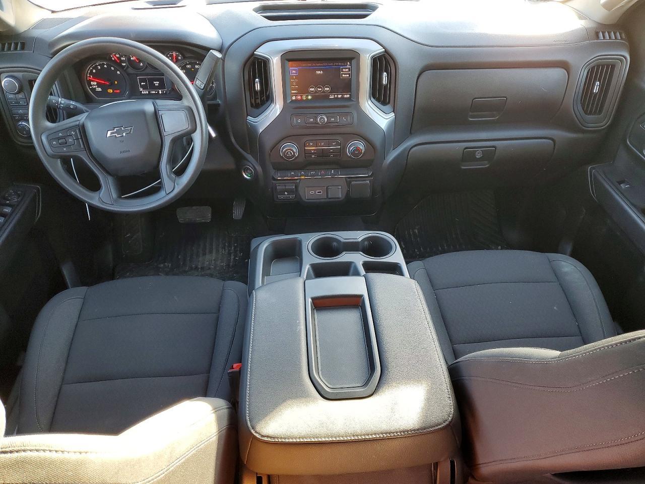 2024 CHEVROLET Silverado