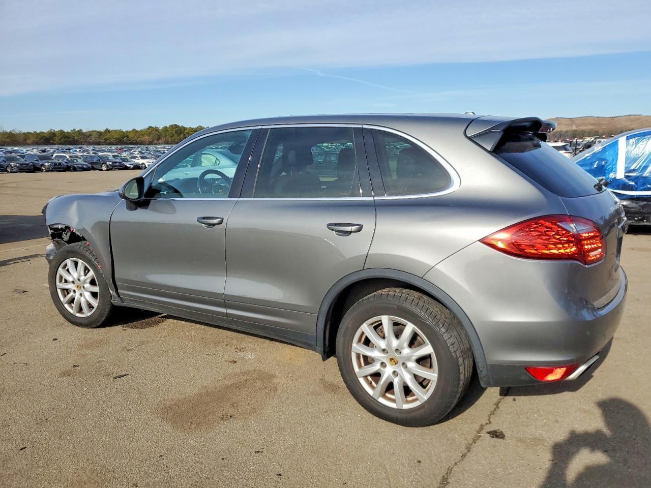2014 PORSCHE CAYENNE